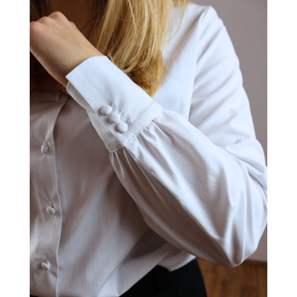 Poselska - Koszula wiskozowa z dekoltem V - biała