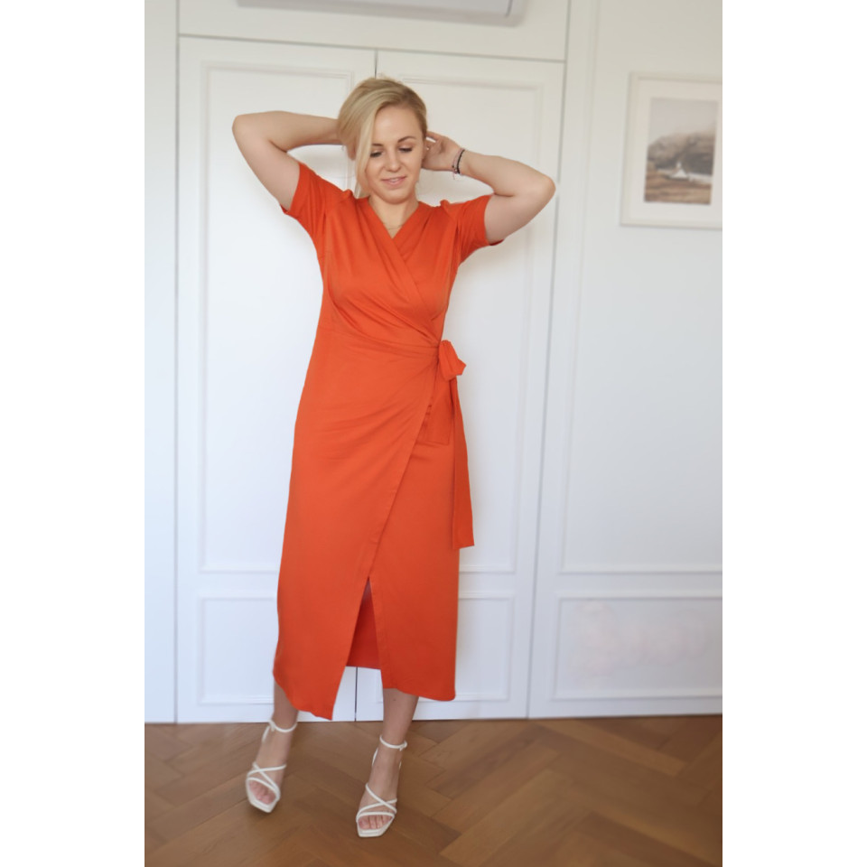 Szczepańska - Sukienka kopertowa z mięsistej elastycznej wiskozy - rudy pomarańcz
