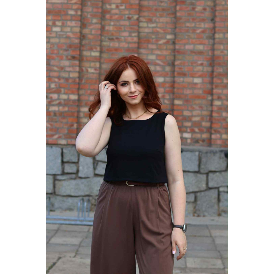 Lea 2.0 - Luźny top z płytkim dekoltem - czarny