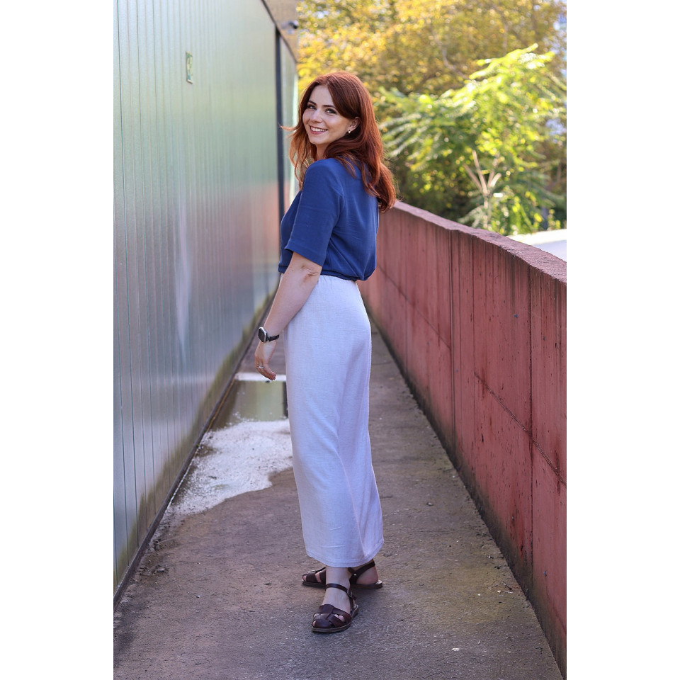 Bernatka - Bluzka lniano-wiskozowa z dekoltem V - ciemny jeans