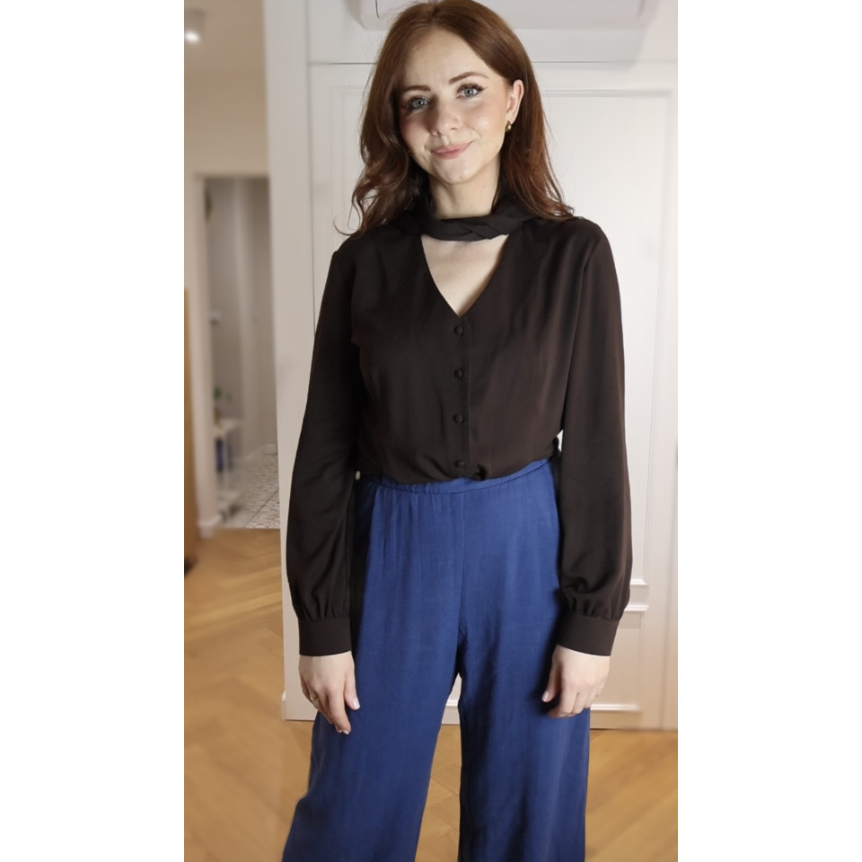 Rakowicka - Taliowana koszula wiskozowa z szarfami - ciemny brąz